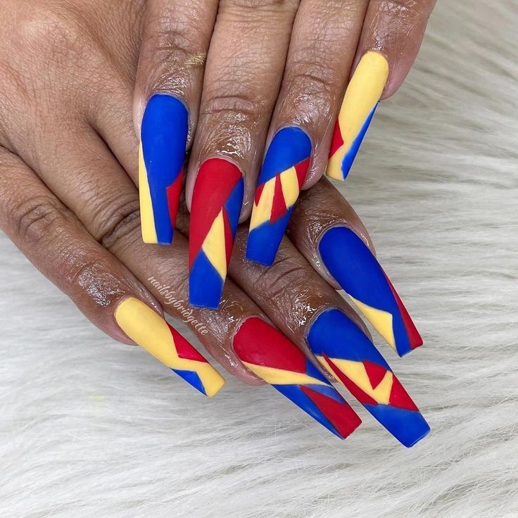 geometric edgy nails