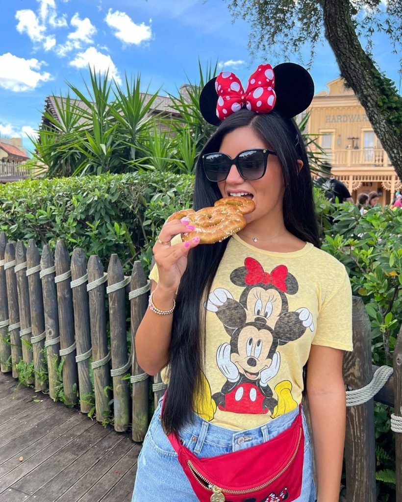 best mickey mouse outfits to wear to Disneyland