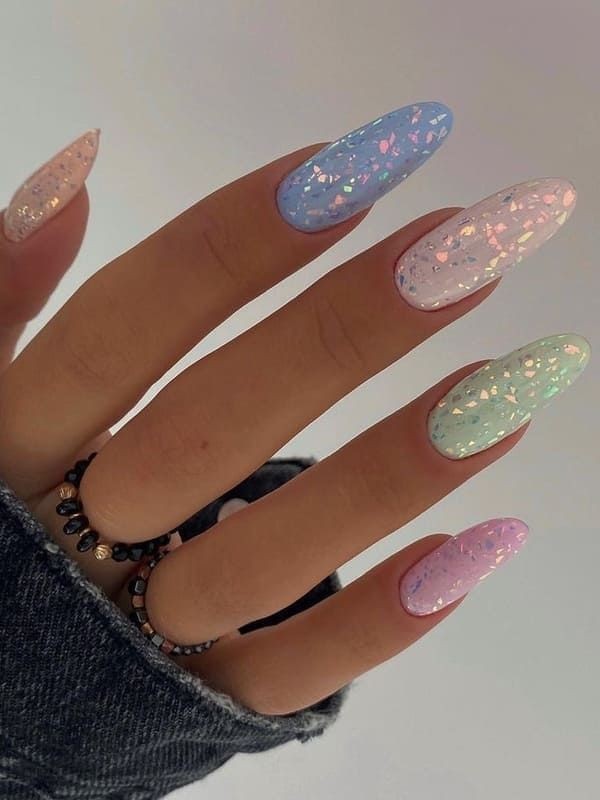 sparkly July nail design ideas