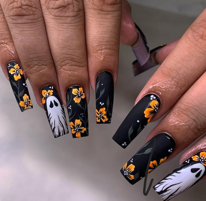 cute black Halloween nail design ideas