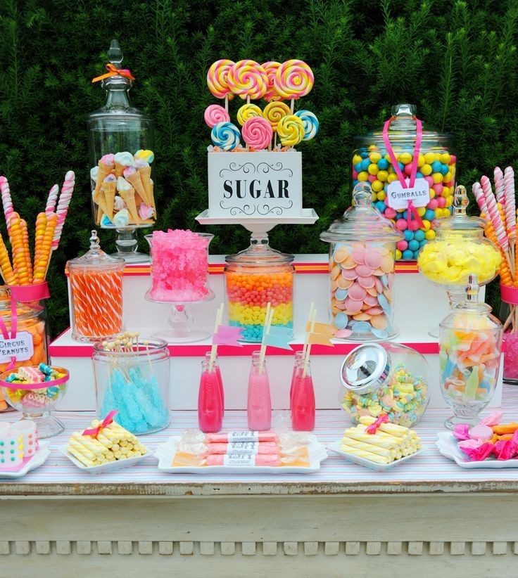 candy buffet setup ideas to serve your guests at your graduation parties.