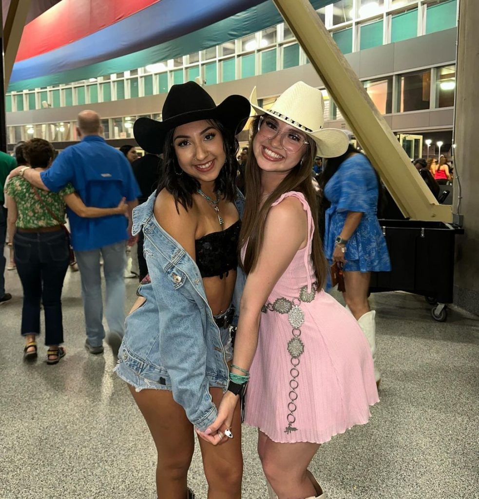 pink country concert outfit ideas