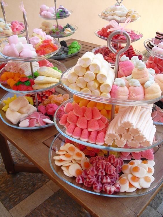 candy buffet setup ideas to serve your guests at your graduation parties.