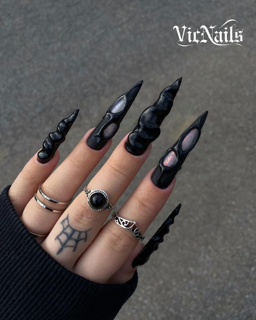 black Halloween nail design ideas