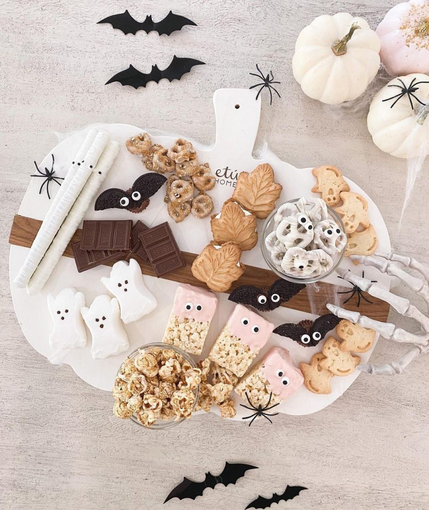 Halloween dessert board ideas