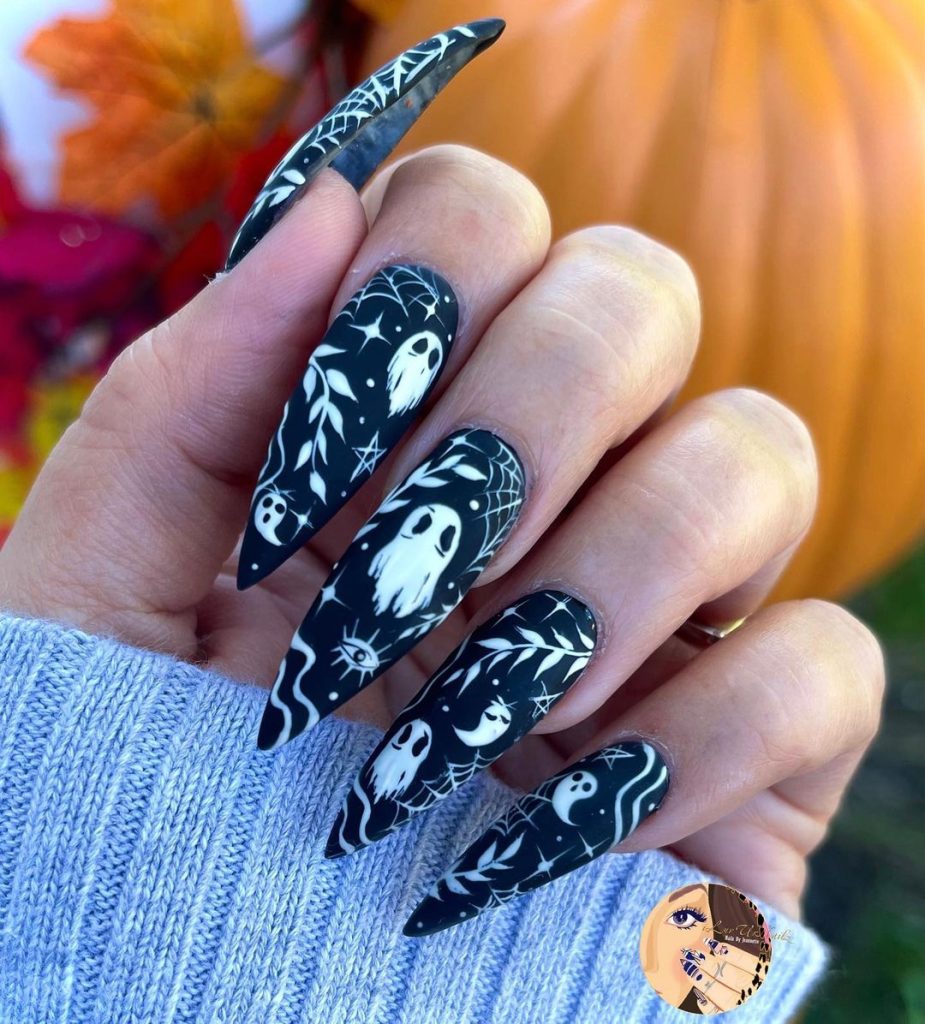 black Halloween nail design ideas