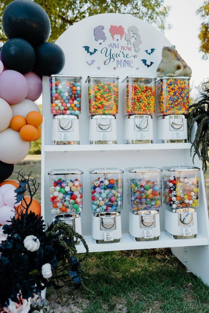 candy buffet setup ideas to serve your guests at your graduation parties.