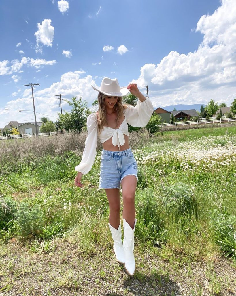 crop top cowgirl outfit ideas