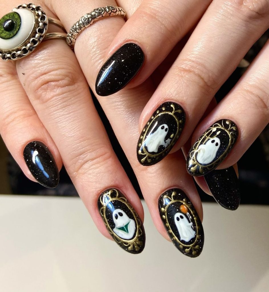 black Halloween nail design ideas