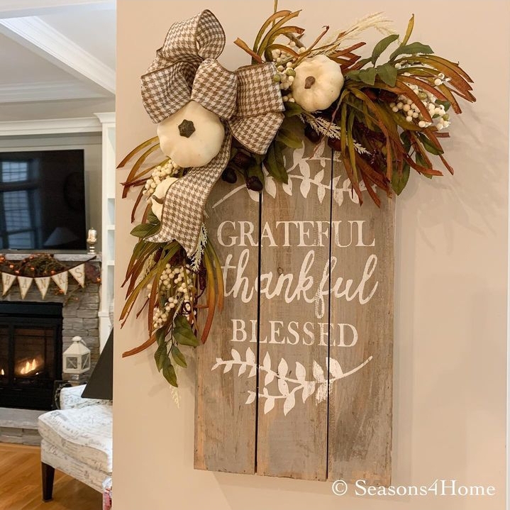 Thanksgiving wall Decor Ideas 