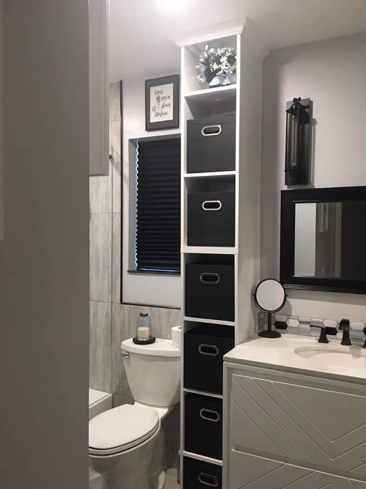 black and white bathroom