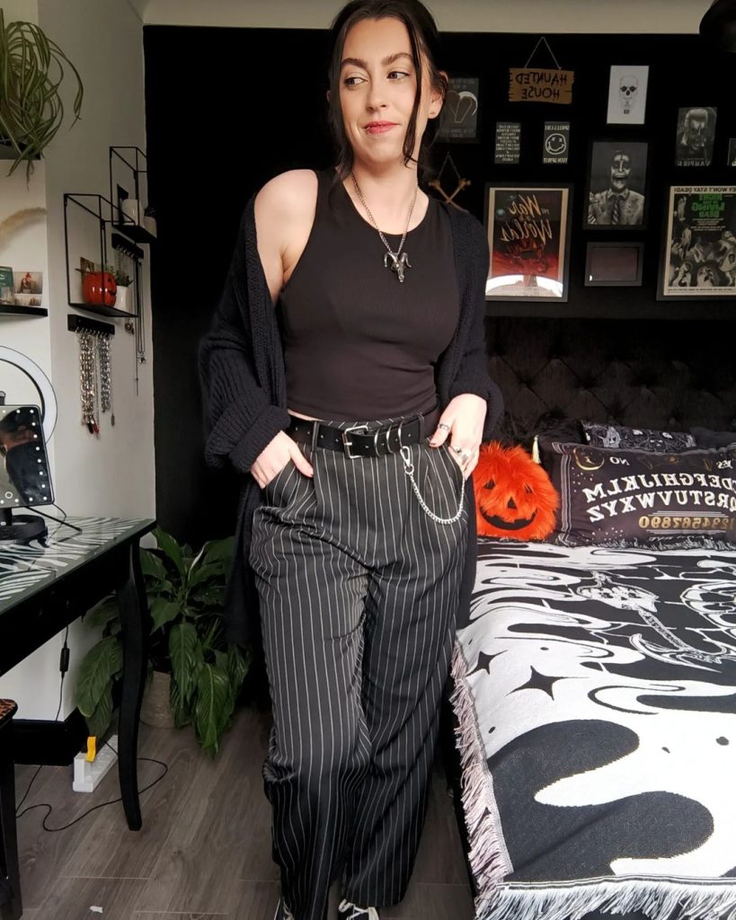 office goth casual outfit ideas 