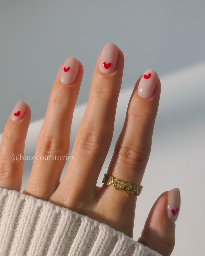 red nails design simple