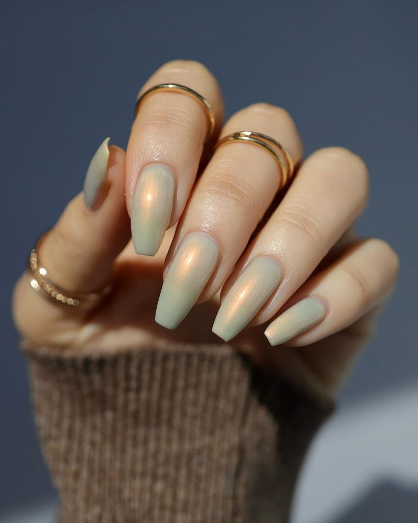 neutral nails ombre metallic