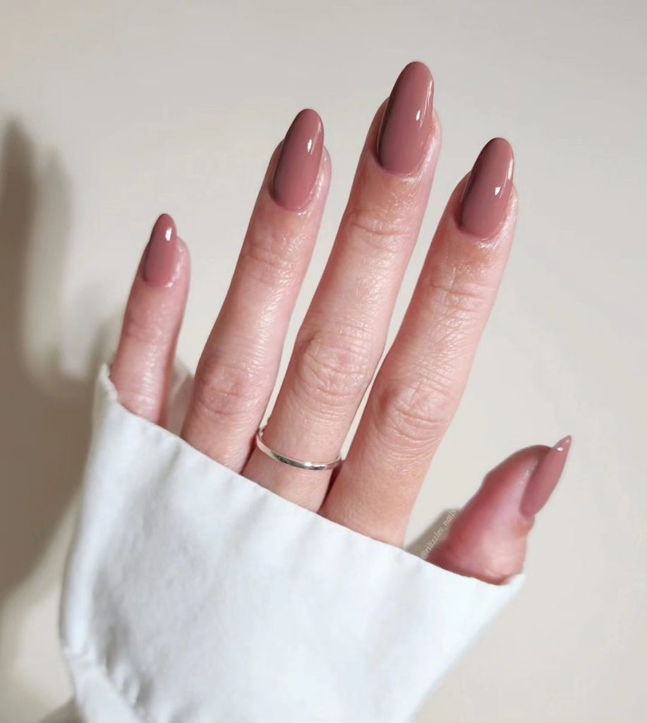 nude brown nails almond shape