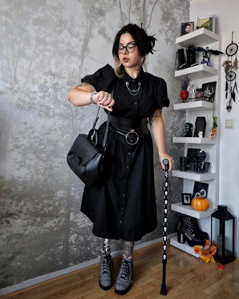 office goth casual outfit ideas 