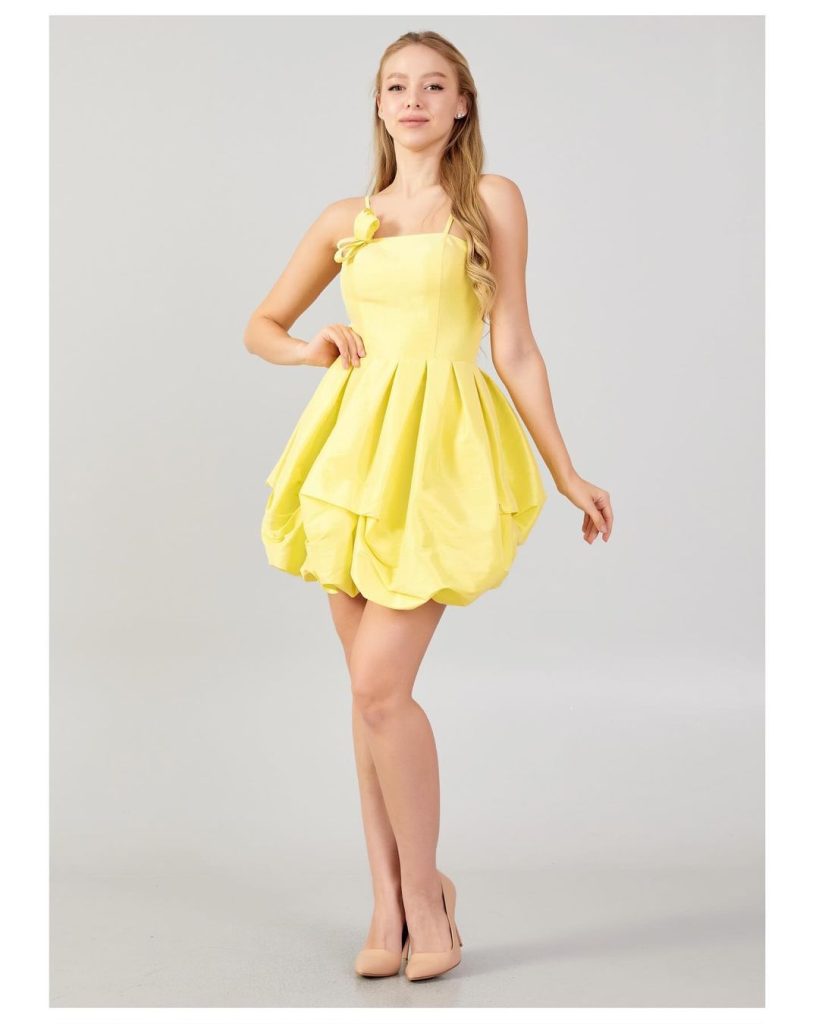 yellow-dress-nude-shoes