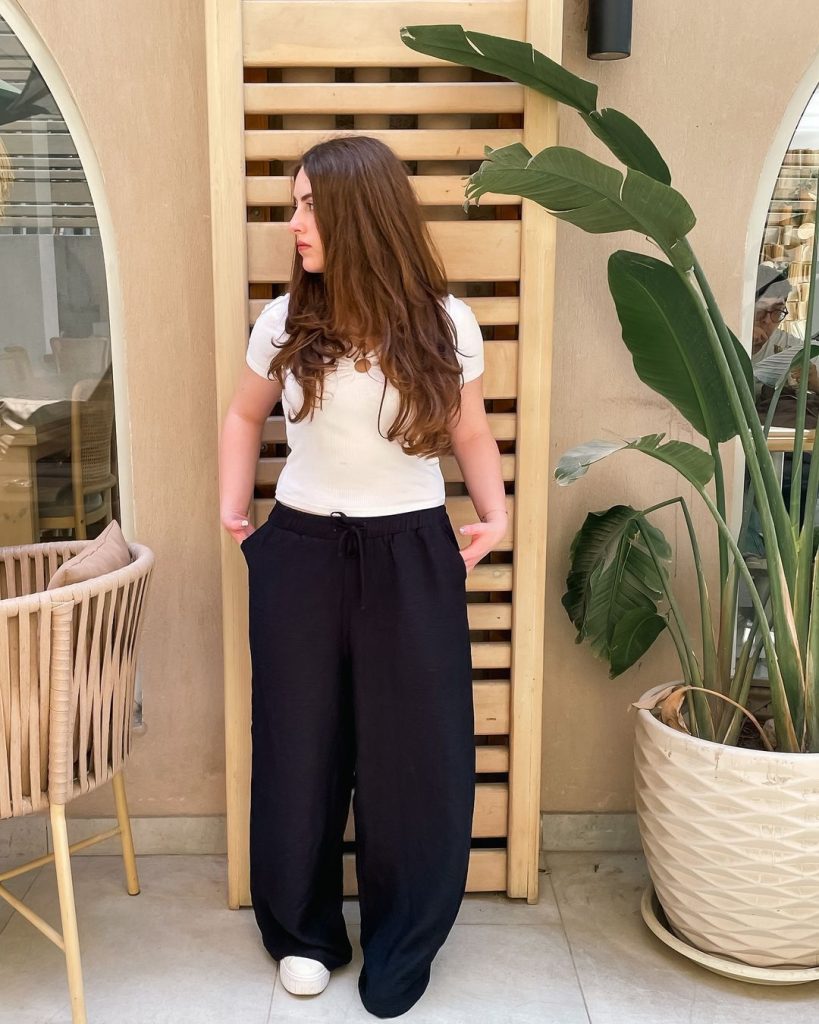 what you can wear with a black linen wide-leg pants