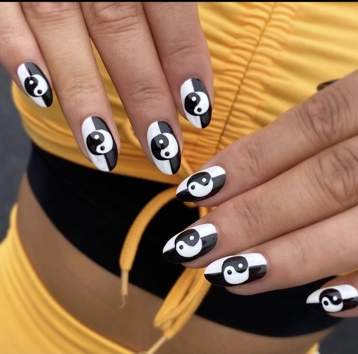 yin yang nail art