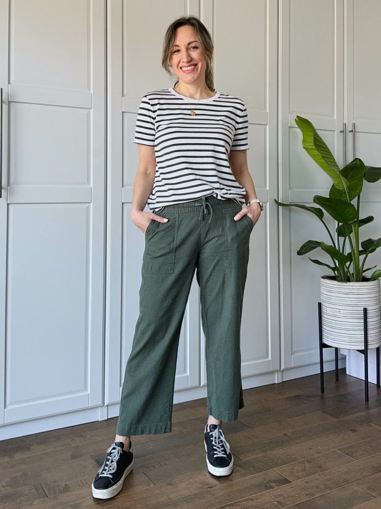 What To Wear With Green Linen Pants?