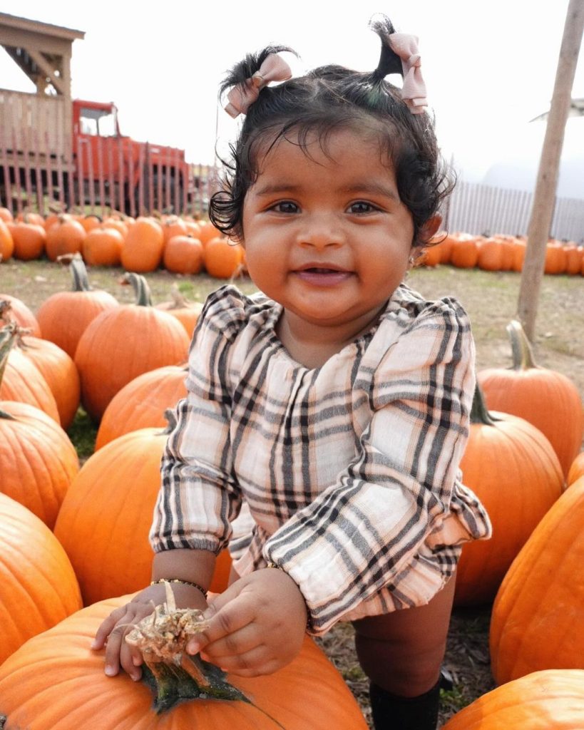 cute fall baby picture ideas