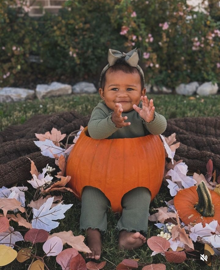 autumn baby picture ideas