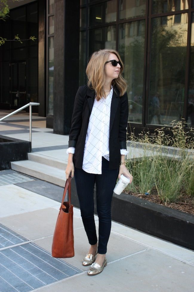 Best Color Of Shoes To Wear With Black And White Outfits