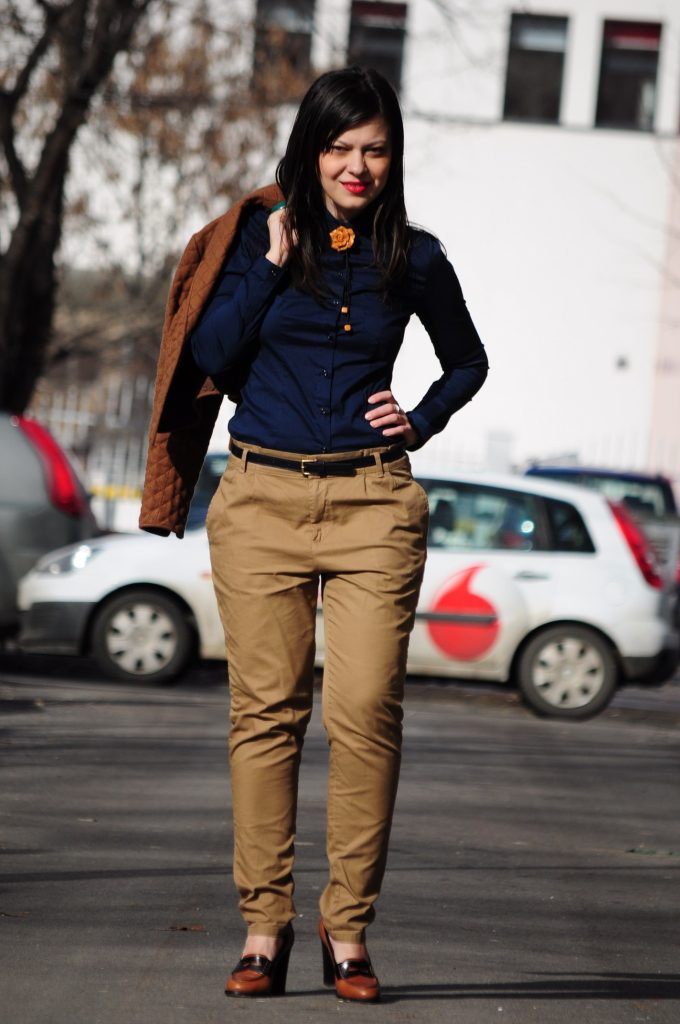 Color-Shoes-Khaki-Pants-Blue-Shirt-women-2