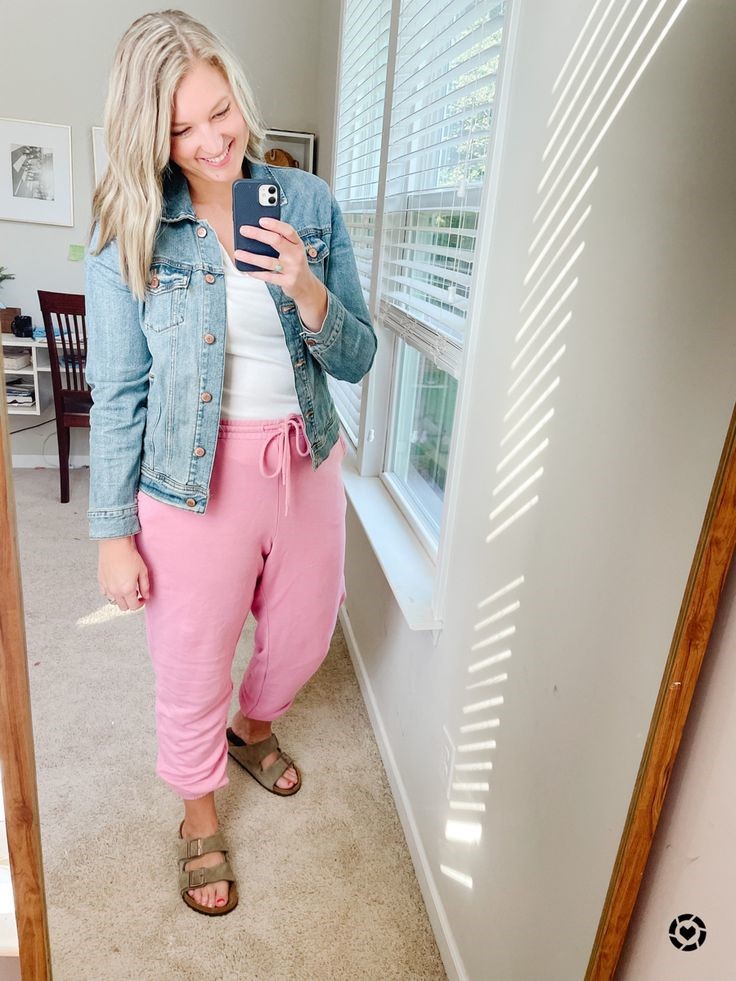 Ways To Style Pink Sweatpants