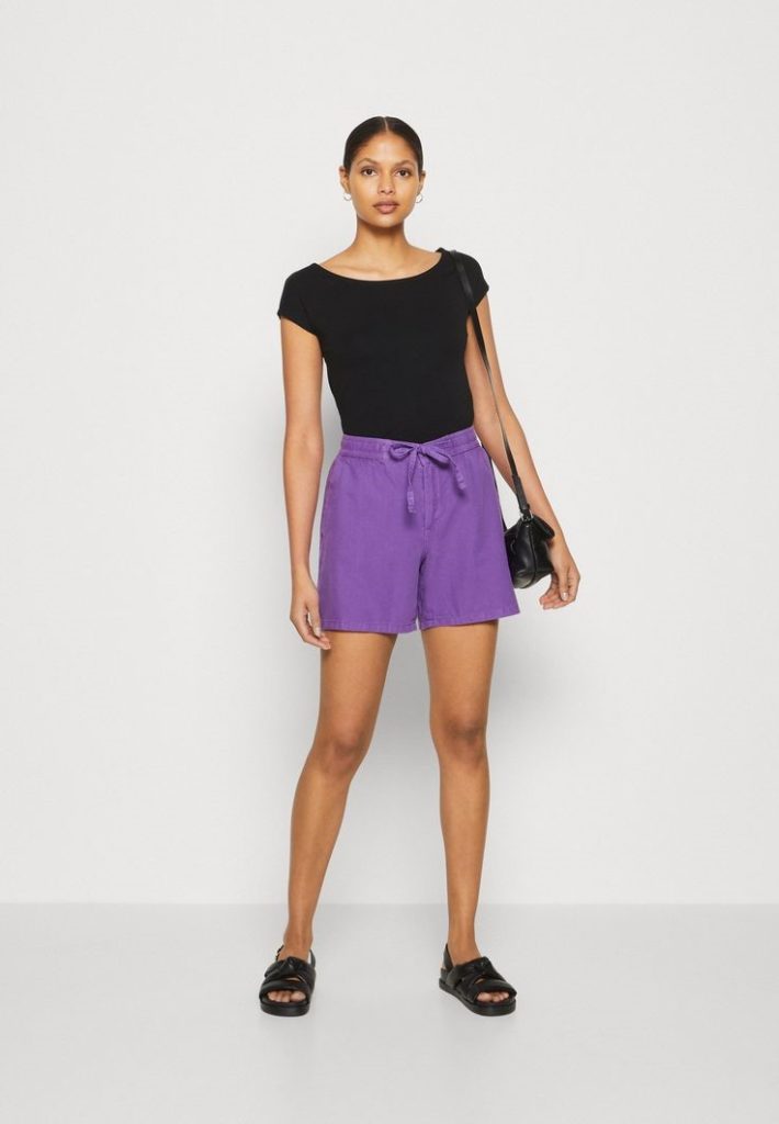 The Best Colors That Go With dark Lavender Shorts